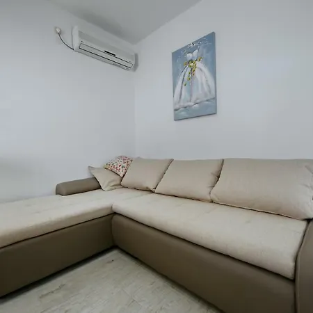 アパート Nela ザダル