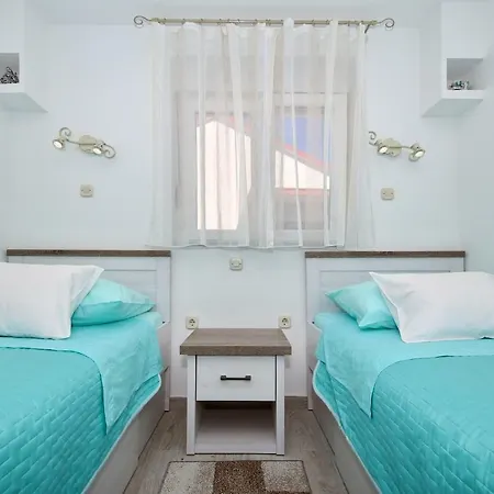 Nela Apartment *